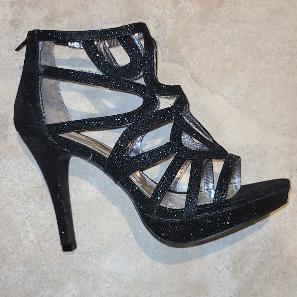 Report Heels - Picture 4 of 4